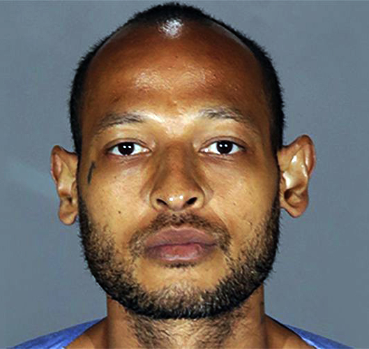 conleygroup1's tweet photo. 'Butt-Sniffing Bandit' Arrested Again — Less Than 1 Month After Similar Incident Involving a Woman's Buttocks. Calese Carron Crowder, 38, was arrested for allegedly sniffing a woman's behind at a California Walgreens on Aug. 20: https://t.co/lfviXvSMQo https://t.co/a7oM3uikGe