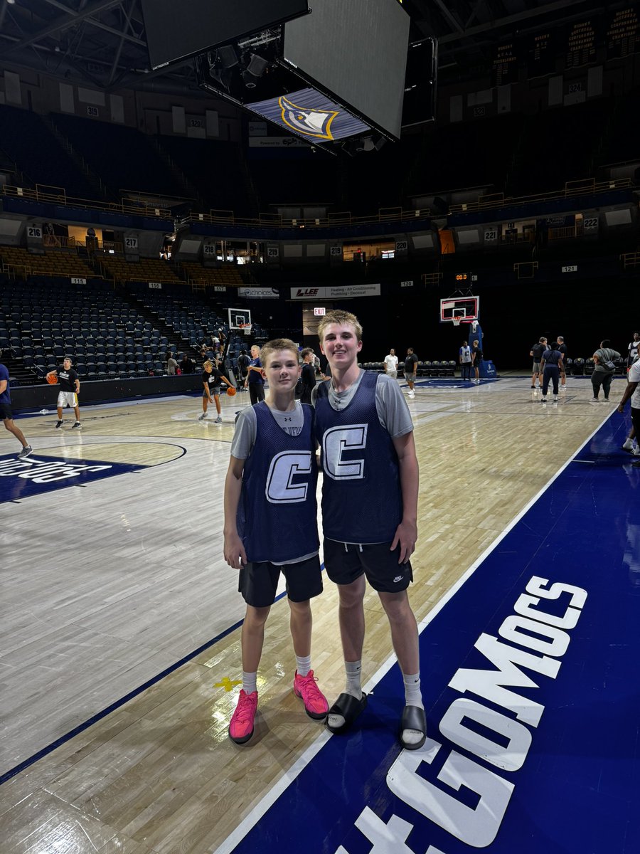 mv_mustanghoops's tweet image. ‘Stangs spent the wknd on a few diff college campuses! 🌟Elite Camp Szn🌟

@MercerMBB 🐻
@TTU_Basketball 🦅
@GoMocsMBB🐤

@Maalydashooter 
@khyribrown4 
@quintmcgrath27 
@noahbrady09 
@NoahMcGrath2029 
@_chased__ 
@DarrellD_2026 

#FAM1LY | 🐎 | #MVPR1DE | #PFE