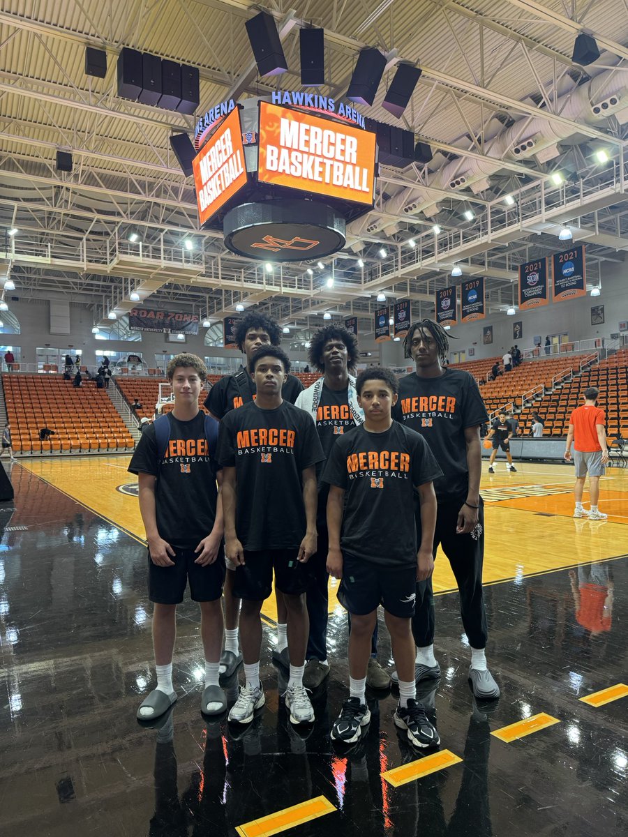 mv_mustanghoops's tweet image. ‘Stangs spent the wknd on a few diff college campuses! 🌟Elite Camp Szn🌟

@MercerMBB 🐻
@TTU_Basketball 🦅
@GoMocsMBB🐤

@Maalydashooter 
@khyribrown4 
@quintmcgrath27 
@noahbrady09 
@NoahMcGrath2029 
@_chased__ 
@DarrellD_2026 

#FAM1LY | 🐎 | #MVPR1DE | #PFE