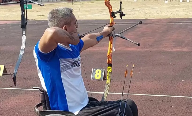 LA FLECHA DE LA ESPERANZA QUE ABRE CAMINOS EN EL TIRO ADAPTADO  

Tras un accidente laboral en 2001 que lo dejó en silla de ruedas, el tucumano Elio Rodríguez encontró en el deporte una herramienta de resiliencia y motivación. Con más de 15 años de trayectoria en básquet