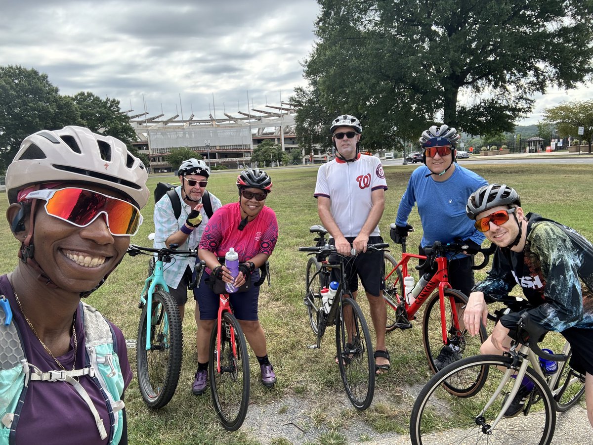 Chris_Roell's tweet photo. Today's Urban Adventure Bicycle Ride was a beautiful #SunDayFunDay ride around DC! #bikedc #uabicycleride #WashingtonDC #onedc #wearedc #FreeDC https://t.co/diB6uGO7Yx