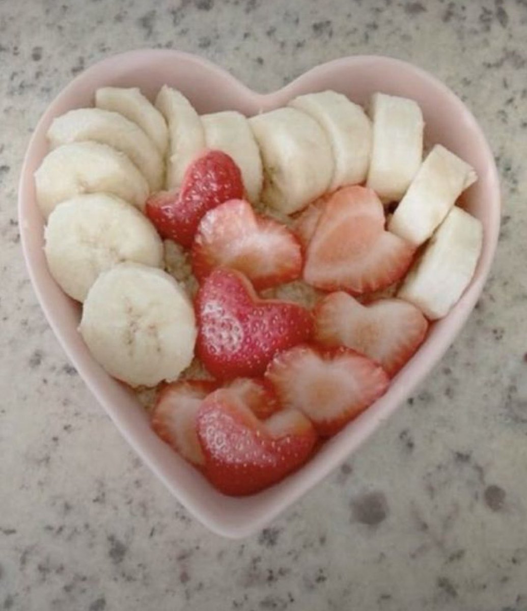 heavydisordered's tweet image. - hey guyss im gonna fast for 7 days because i havent fasted in soo long hopefully my mum doesnt notice ..! #edtwt #fasting #thinspo 

🍓𝄞 ⊹ ࣪ ˖  not my pics !!