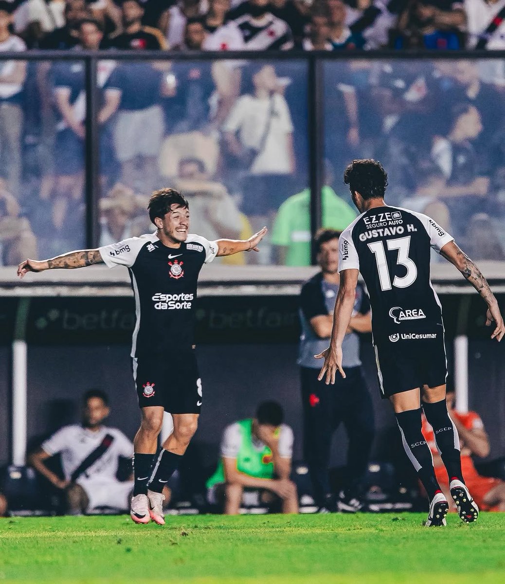 eu gosto bastante da amizade rodrigo garro 1,56 e gustavo henrique 2,34 de altura