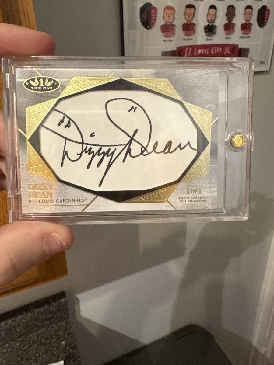 DeanTrail17's tweet photo. @stlcardcollectr @Ob1JohnKenob1 @Topps My favorite card in my PC by far! https://t.co/ISx5tAhP4B