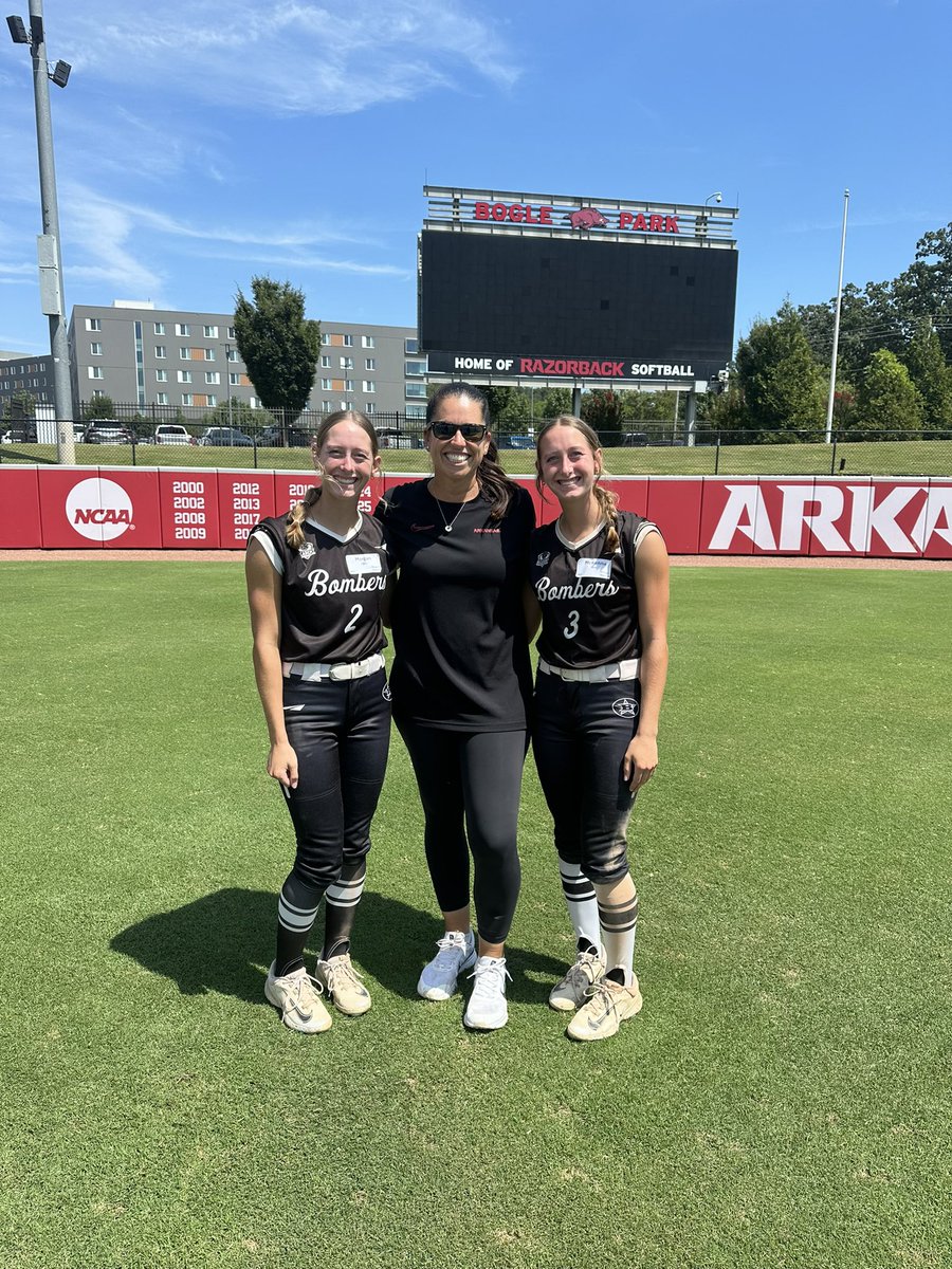 kennariley2027's tweet image. So grateful to have had the experience to play at the @RazorbackSB camp this weekend! Loved the coaches and staff. Thank you @djgasso, @MattMeuchel, @CoachDeifel for a great experience! Enjoyed getting to learn new skills and drills from the coaches and staff!!
#GoRazorbacks