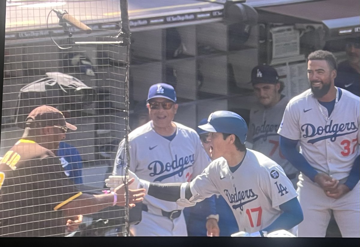 David Vassegh (@thereal_dv) on Twitter photo This #Padres fan had been chirping all game next to #Dodgers dugout and Ohtani had the last word.
<a href="/SportsNetLA/">SportsNet LA</a> This #Padres fan had been chirping all game next to #Dodgers dugout and Ohtani had the last word.
<a href="/SportsNetLA/">SportsNet LA</a>