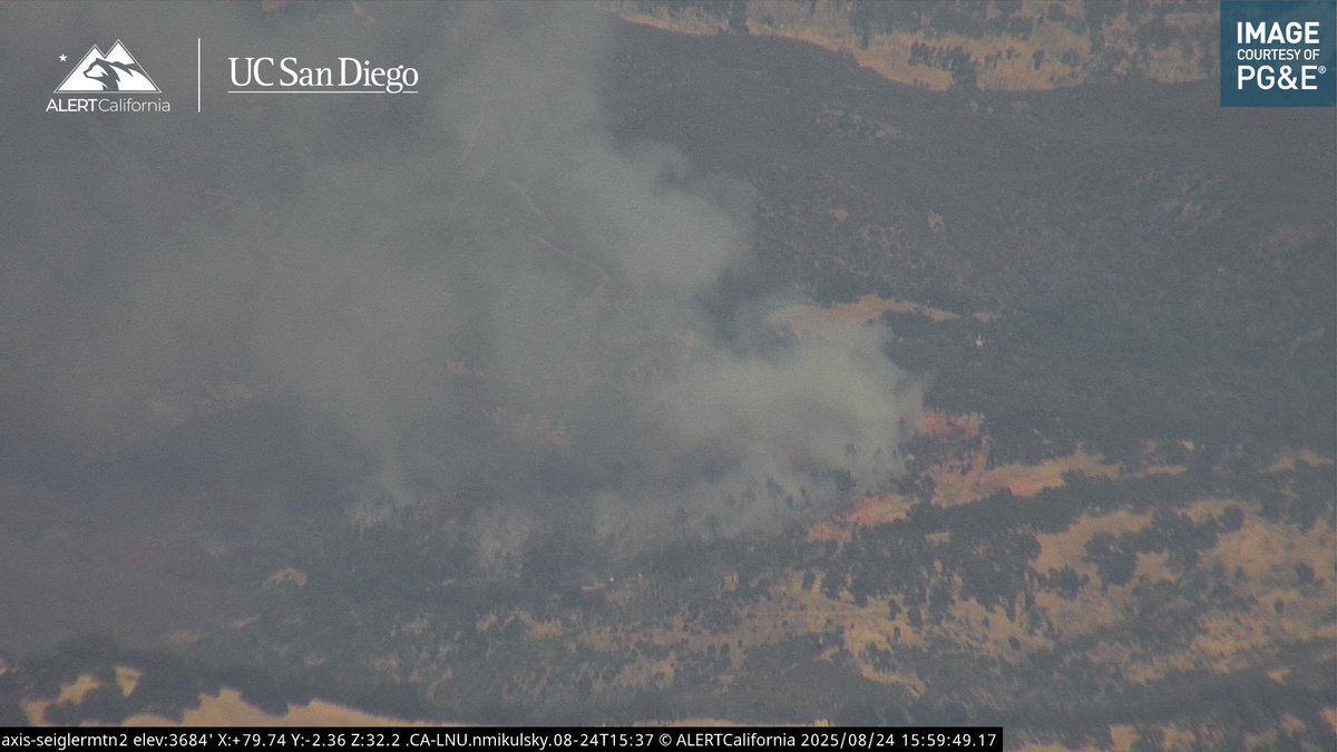 CALFIRELNU's tweet image. #SkyFire - UPDATE - The fire is approximately 25 acres, and 0% contained. The fire has a moderate rate of spread. Additional resources have been ordered for this incident.

#CALFIRE
#CALFIRELNU