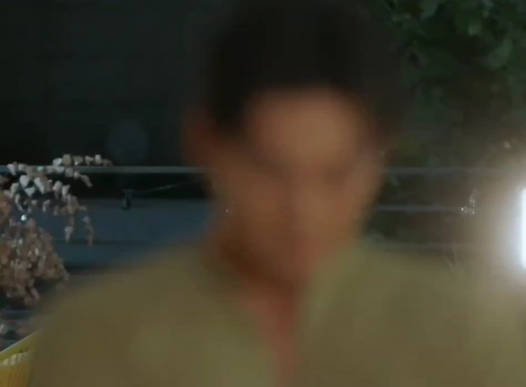 미공포view인데 티존이랑 눈썹이 ㄷㄷ