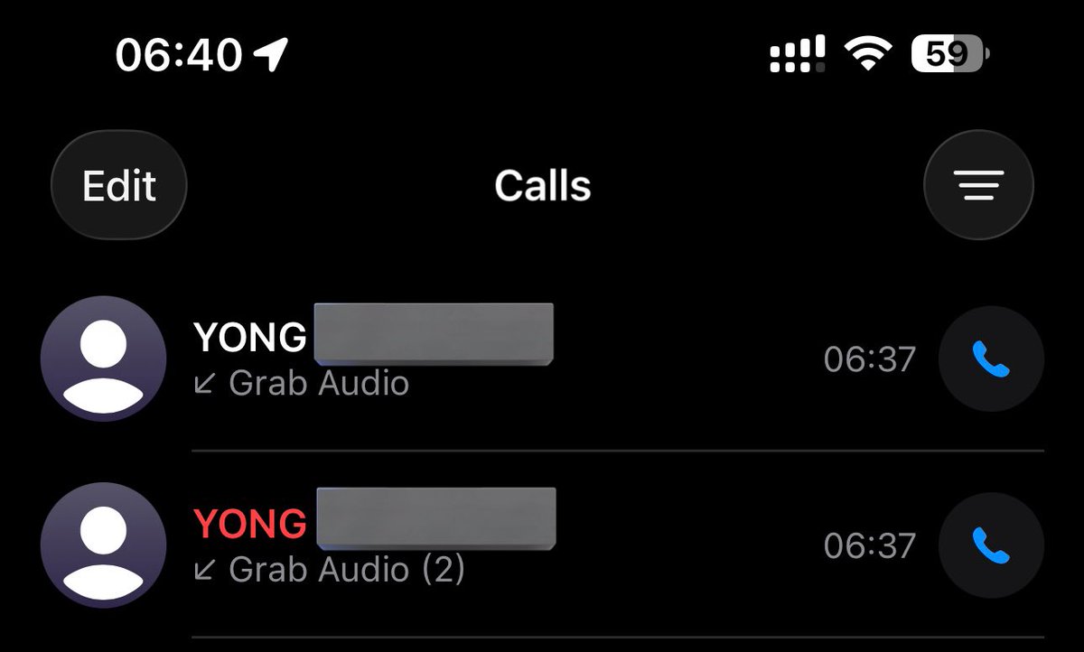 nizambakeri's tweet photo. Hello @GrabMY. I used your AI chat but it’s clearly not helpful so here I am. I booked a ride in advance for 6:45am. The driver arrived at 6:35 am. He called me at 6:37 am, telling me he’s been waiting for 2 minutes. 1/n https://t.co/pkxt1arc0B