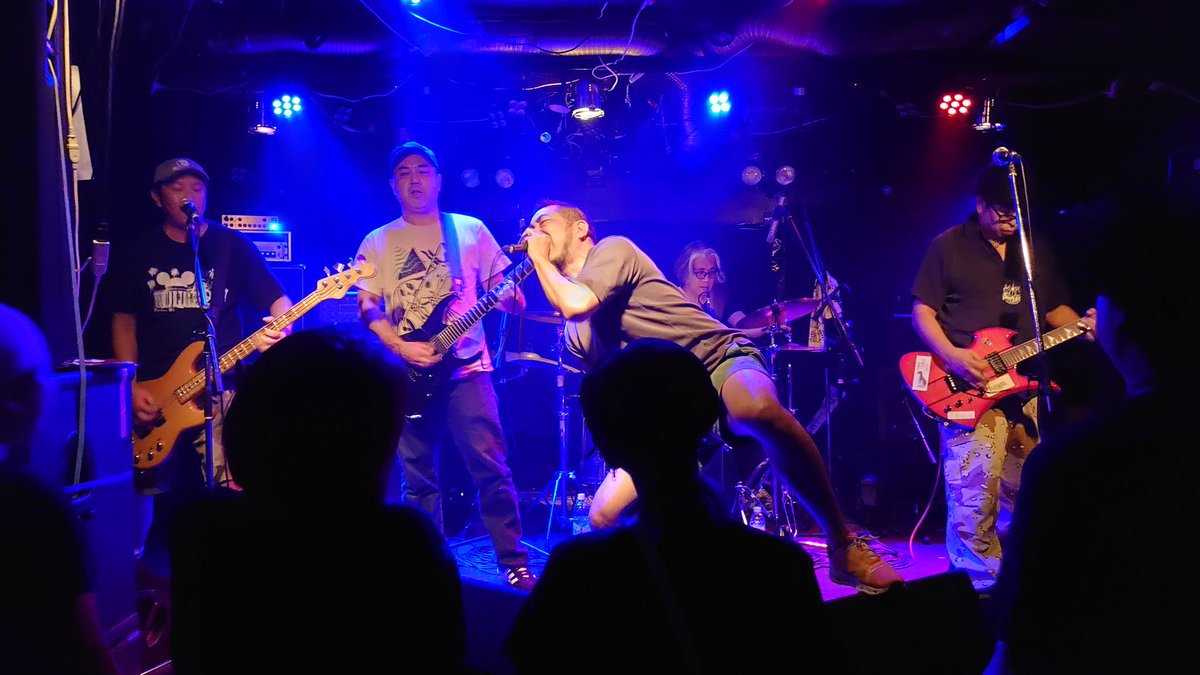 バンドはホント楽しかね。普段何やかんやあっても、バンドがありゃ何とかやね。最高。そして昨日観たハイライトがホント最高。若いギターとベースのセンスがカッコイイ。