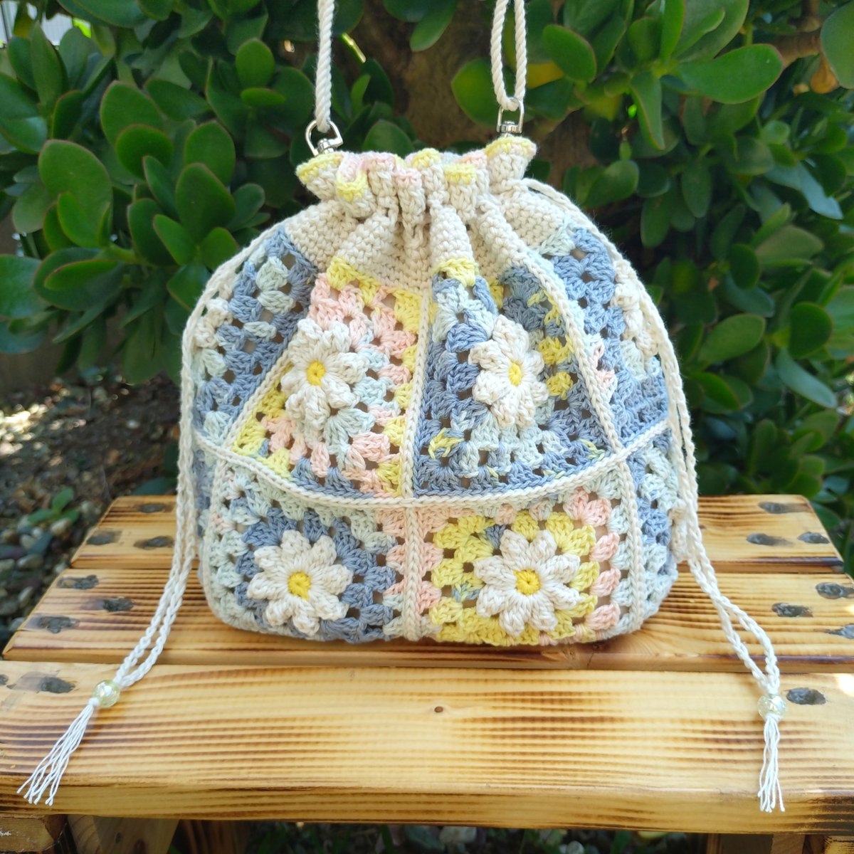 emine..✿オーダー受付中✩.*˚   モチーフ  かぎ編み 🩶🍎✨ ↓ @ami_keito1 #かぎ針編み #編み物 #タム帽 #タムベレー