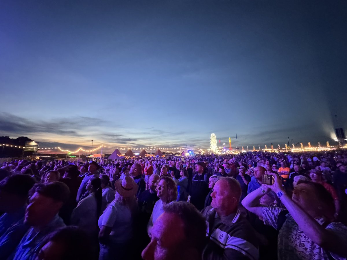 Mattitude (@mattitude_29) on Twitter photo What a time at CarFest 2025! Sadly the last ever in little old Overton as it moves to Silverstone. Noasis, Kimberley Wyatt, Squeeze and Madness were all brilliant! ๐๐๐ธ What a time at CarFest 2025! Sadly the last ever in little old Overton as it moves to Silverstone. Noasis, Kimberley Wyatt, Squeeze and Madness were all brilliant! ๐๐๐ธ