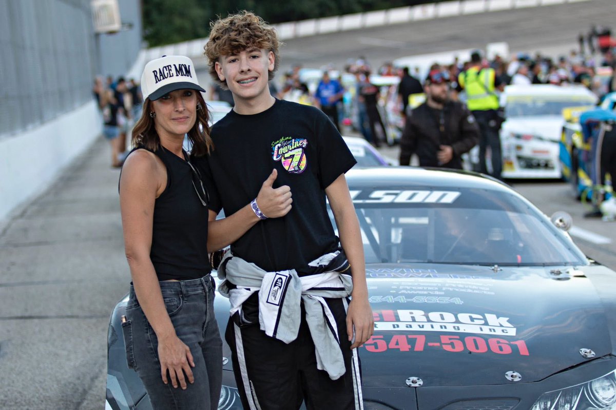 megan nilson tweet media