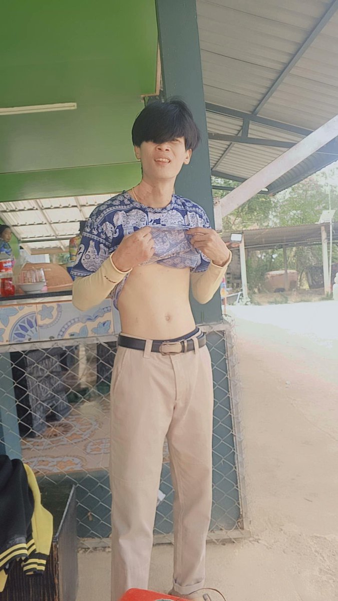 น่าแบบผมพอเป้นลูกเขยบ้านใครได้บ่าง😅
#บักตีบ
#โสดดดดดด
