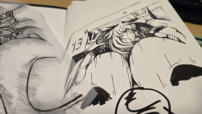 単行本「嬢体異錠」は本日発売です何卒よろしくお願いします〜

現在せっせとサイン本を制作中…
一発書きなんて芸当できないので、本編の素材をトレーシングペーパーで転写して、なんかいい感じになるようマッキーで仕上げております… 