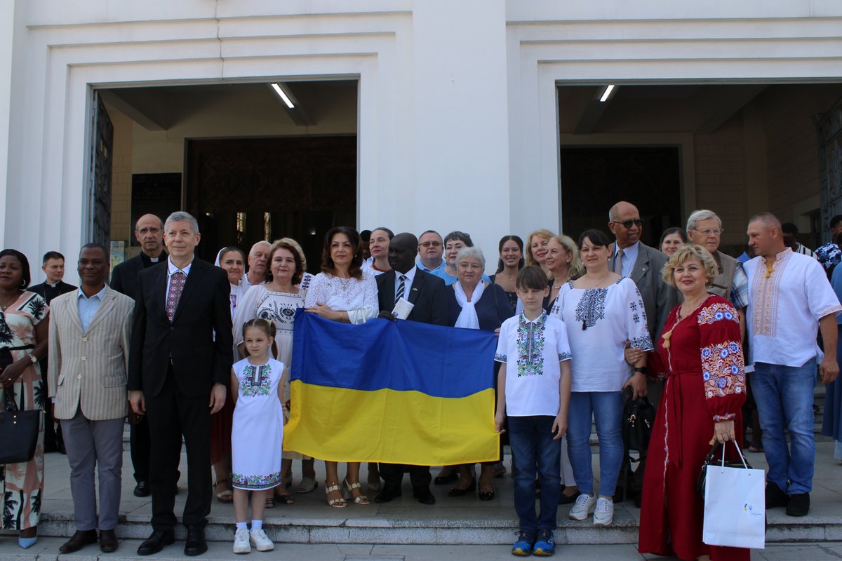Embaixada da Ucrânia em Moçambique (@uaemmz) on Twitter photo No dia 24 de agosto de 2025, realizou-se na Sé Catedral de Maputo uma Santa Missa.
A celebração foi dedicada à Paz na Ucrânia e no Mundo.
Expressamos a nossa sincera gratidão a todos os que se uniram connosco neste momento de oração e solidariedade. No dia 24 de agosto de 2025, realizou-se na Sé Catedral de Maputo uma Santa Missa.
A celebração foi dedicada à Paz na Ucrânia e no Mundo.
Expressamos a nossa sincera gratidão a todos os que se uniram connosco neste momento de oração e solidariedade.