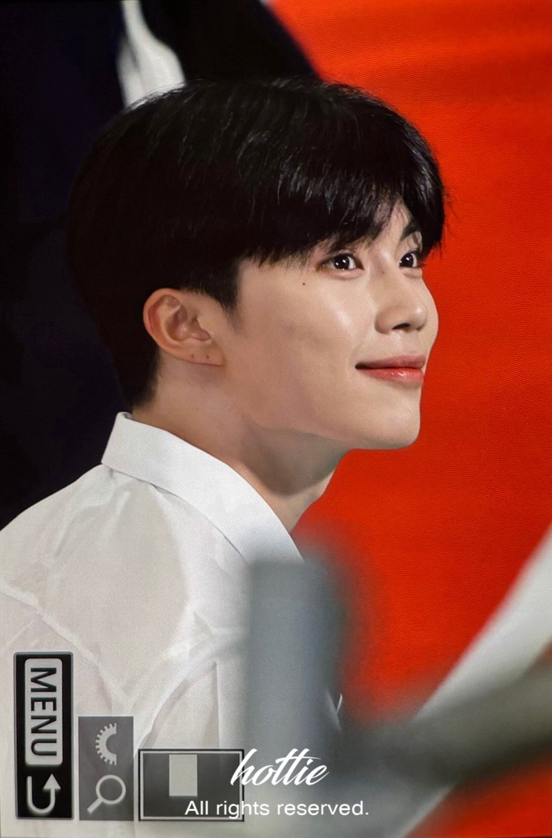 250825 pre.

수트 건욱 등장...

#박건욱 #PARKGUNWOOK #朴乾旭 #ZB1 #ZEROBASEONE #제로베이스원 #パクゴヌク