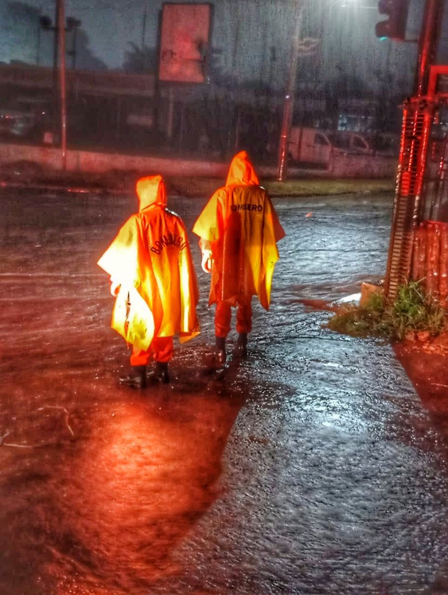 🌧️ Si las lluvias generan una situación de riesgo, no dudes en reportarla al 📞9️⃣1️⃣3️⃣ 🚒💨. Estamos desplegados y listos para responder. #PlanInvierno2025☔