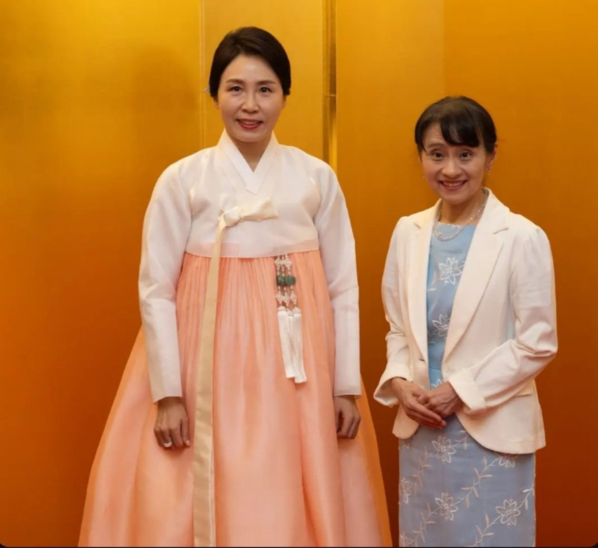 구한말 일본을 통해서 들어온 영국기자가 깜짝놀랫다자나 조선인의 키가 일본인보다 키가 큰거에대해서 세상에 이러케 잘생긴 민족이 있을까 충격받았다고함.