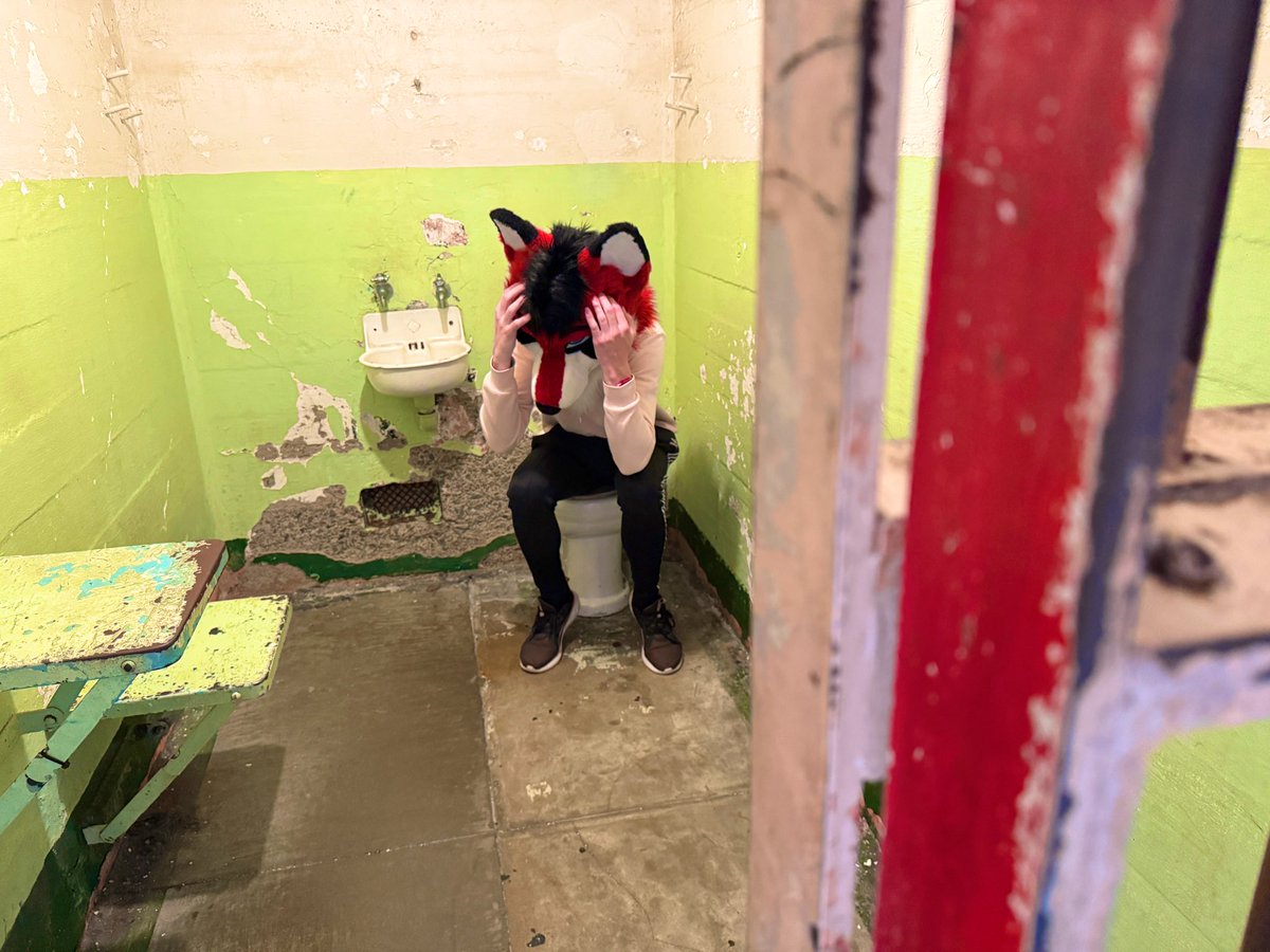 Dinalo❣️🦊 🔜 NFC (@dinalofoxxo) on Twitter photo Oh my gosh, i gotta clean out for my date in Alcatraz 🧼 🚿 
With <a href="/Melon_mow/">Soju cat ☠️ @Megaplex</a> Oh my gosh, i gotta clean out for my date in Alcatraz 🧼 🚿 
With <a href="/Melon_mow/">Soju cat ☠️ @Megaplex</a>