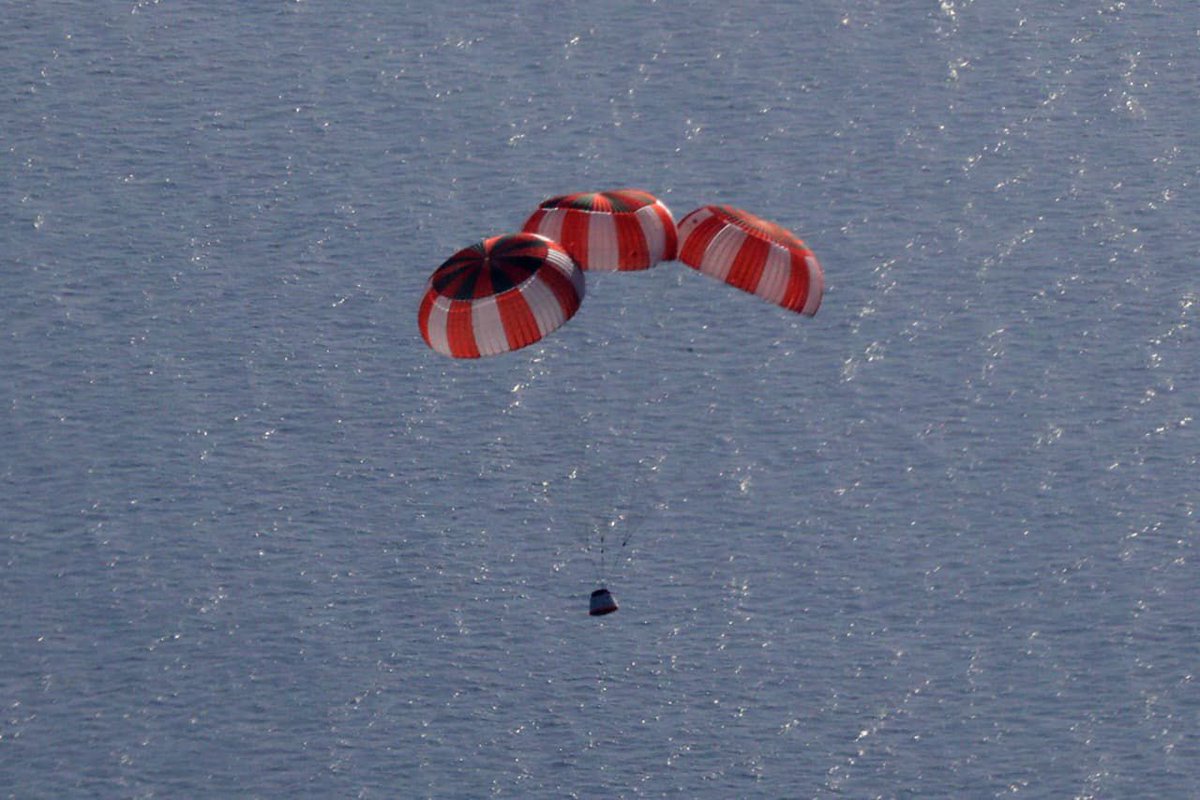 #ISRO successfully conducts the first Integrated Air Drop Test (IADT-01), showcasing the parachute-based deceleration system for #Gaganyaan. 

A proud joint effort of ISRO, IAF, DRDO, Indian Navy &amp; Coast Guard.