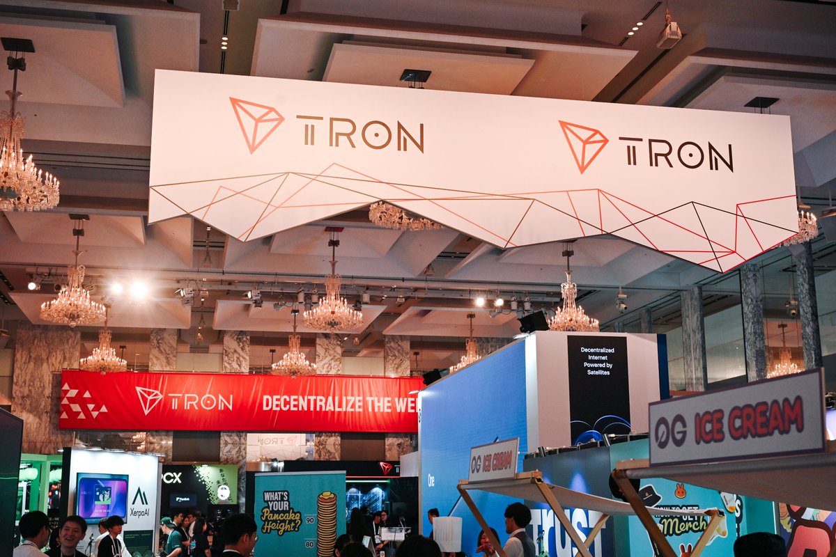 trondao's tweet image. #TRON takes the spotlight as Title Sponsor at #WebX2025! 👋

Come say hi at the TRON booth and grab some swag! 😎