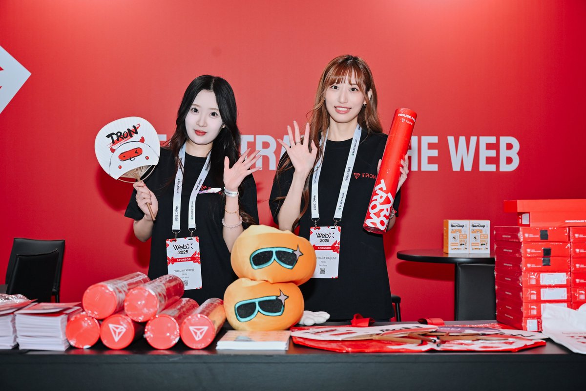 trondao's tweet image. #TRON takes the spotlight as Title Sponsor at #WebX2025! 👋

Come say hi at the TRON booth and grab some swag! 😎