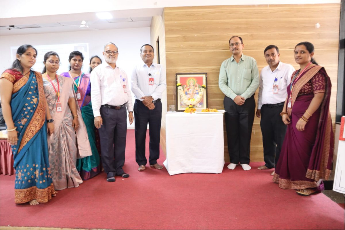 ritindia1983's tweet image. Dr. Krishnaji Patil, HoD–Management Studies @ RIT, was invited as Chief Guest for the Induction Program at SGM College, Karad. 🎓✨

He inspired 350+ students with his talk on “Recent Trends in IT &amp;amp; Computer Science.” 🚀💡

#Leadership #GuestLecture #ITTrends #RITINDIA