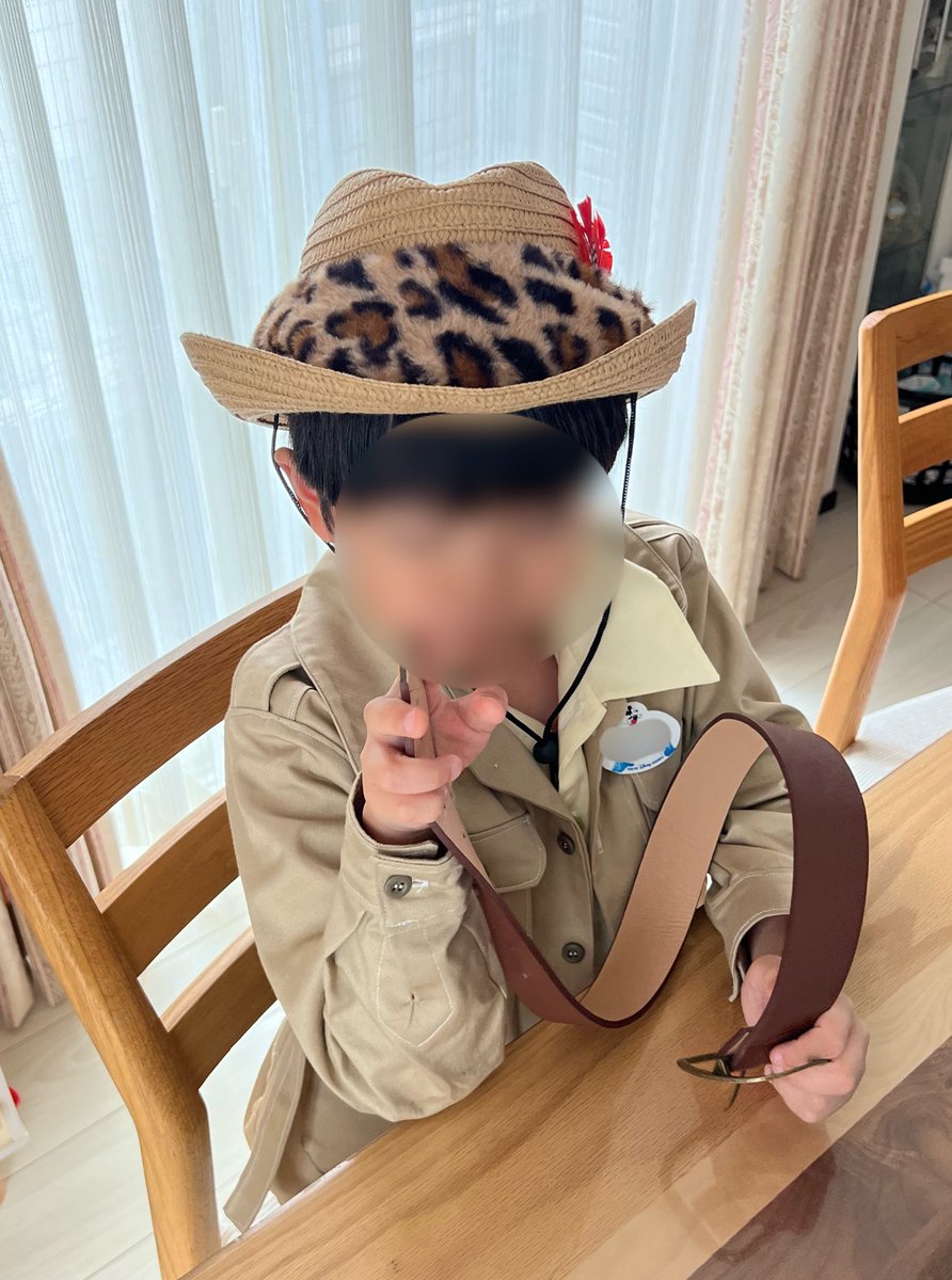 (汚れるからって)説得しても脱いでくんない