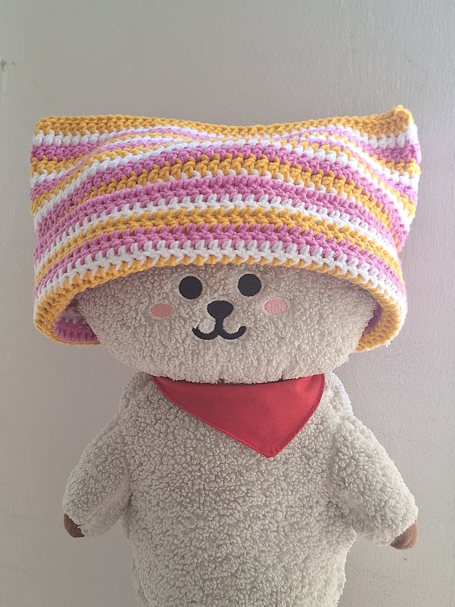 made cat beanies 😻 will definitely make more!

these will be up for grabs soon in my Scrap Collection (projects that i made using scrapped/old yarns) 🩷

#lovedby_hue #crochet