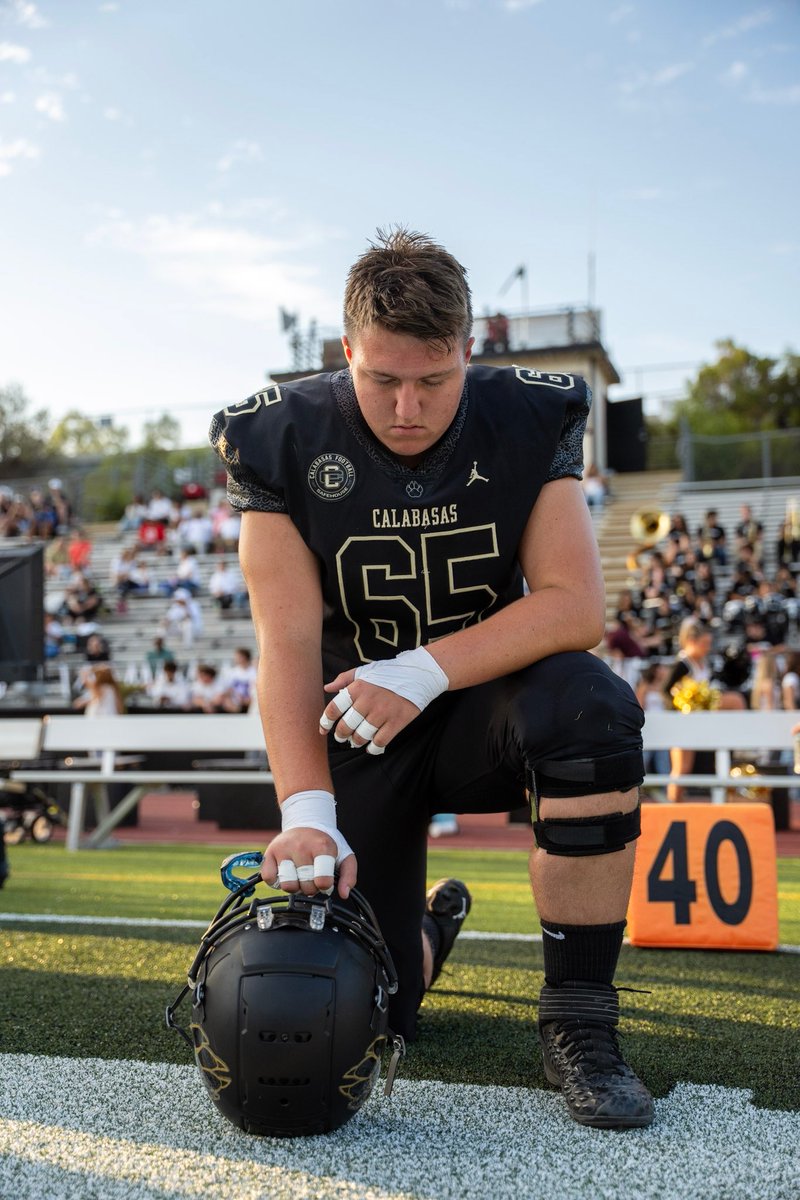 New school. Different colors. Same plan. #Safehouse <a href="/CalabasasFtball/">Calabasas High School Football</a> <a href="/CaryHarris07/">Cary Harris</a> <a href="/DPENN70/">Donald Penn II</a>
