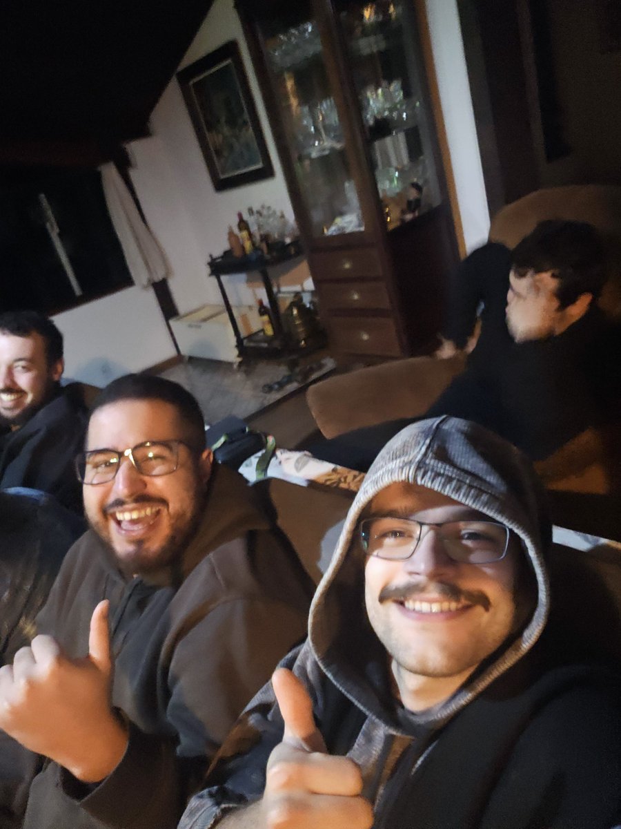 salamelendario's tweet photo. @CharlaPodcast acompanhando o maior de todos na companhia dos amigos 🥇🚀 https://t.co/65bl916Nu9