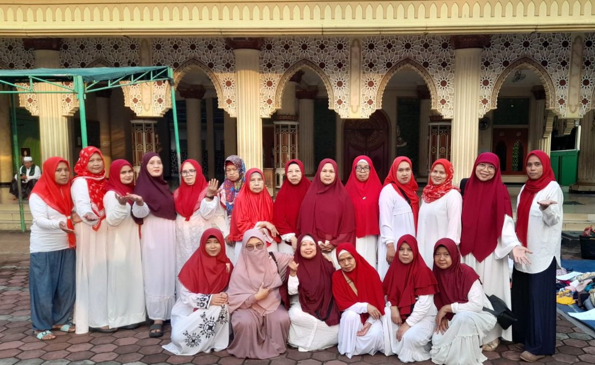 MT Liqo Zaenab.....
Peduli dan berbagi di lingkungan RT
#HUTRI80TH🇲🇨