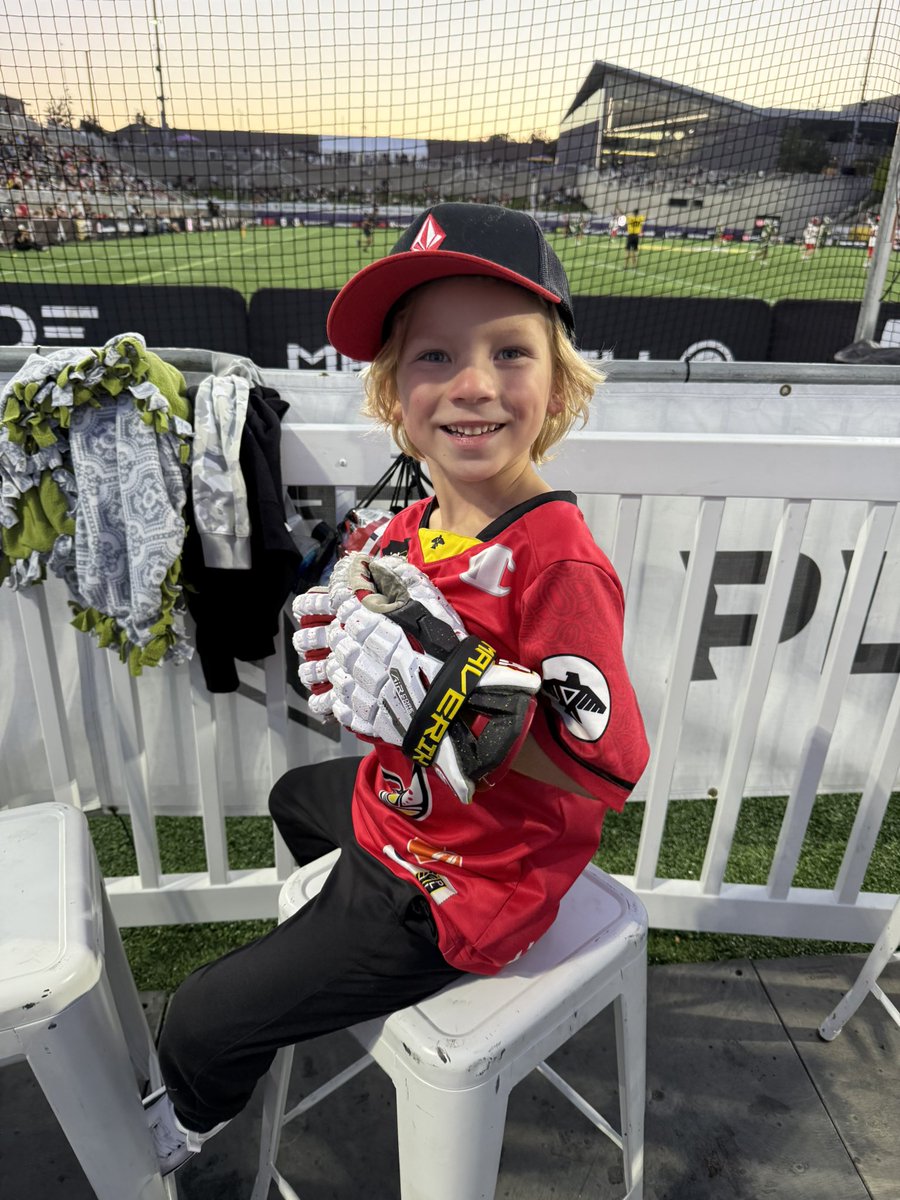 Best souvenirs ever, thanks for the gloves <a href="/Ajaxzap4/">Ajax Zappitello</a> !

<a href="/PLLWhipsnakes/">Maryland Whipsnakes</a> 
<a href="/PremierLacrosse/">Premier Lacrosse League</a> 
<a href="/MaverikLacrosse/">Maverik Lacrosse</a>