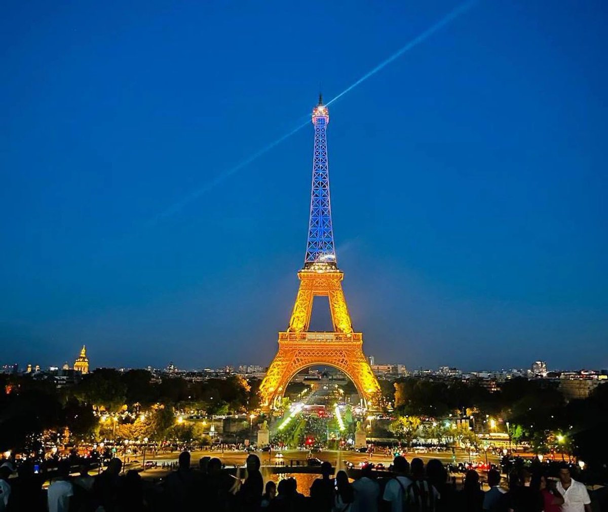 Today, the Eiffel Tower was lit up in the colors of the Ukrainian flag to celebrate Ukraine’s Independence Day.