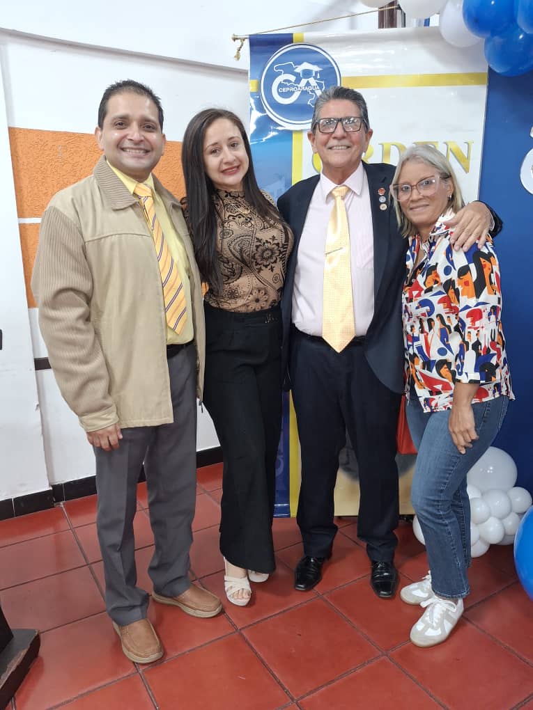 EDGAR_CARVALLO's tweet image. Acto solemne con motivo de la entrega de la orden Dr. Elio Romero en su única clase por parte @Ceproaragua2 Un honor ser el maestro de ceremonia de tan importante evento en reconocimiento a la trayectoria gremial y académica de estos destacados profesionales del estado #22agosto