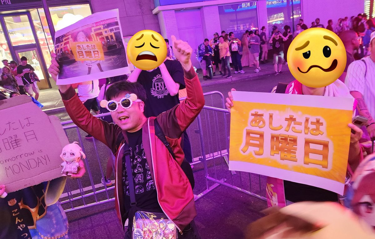 Pillawlzz's tweet image. Doing this right outside the exit of the concert is absolutely devious
😡😡😡
#holoAllforOne