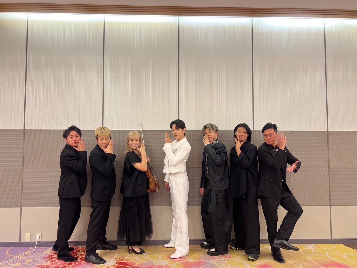【新版】YOUPAPER 山崎育三郎 掲載2ページ（ストレート）#8454 山崎育三郎 | LINE Official Account