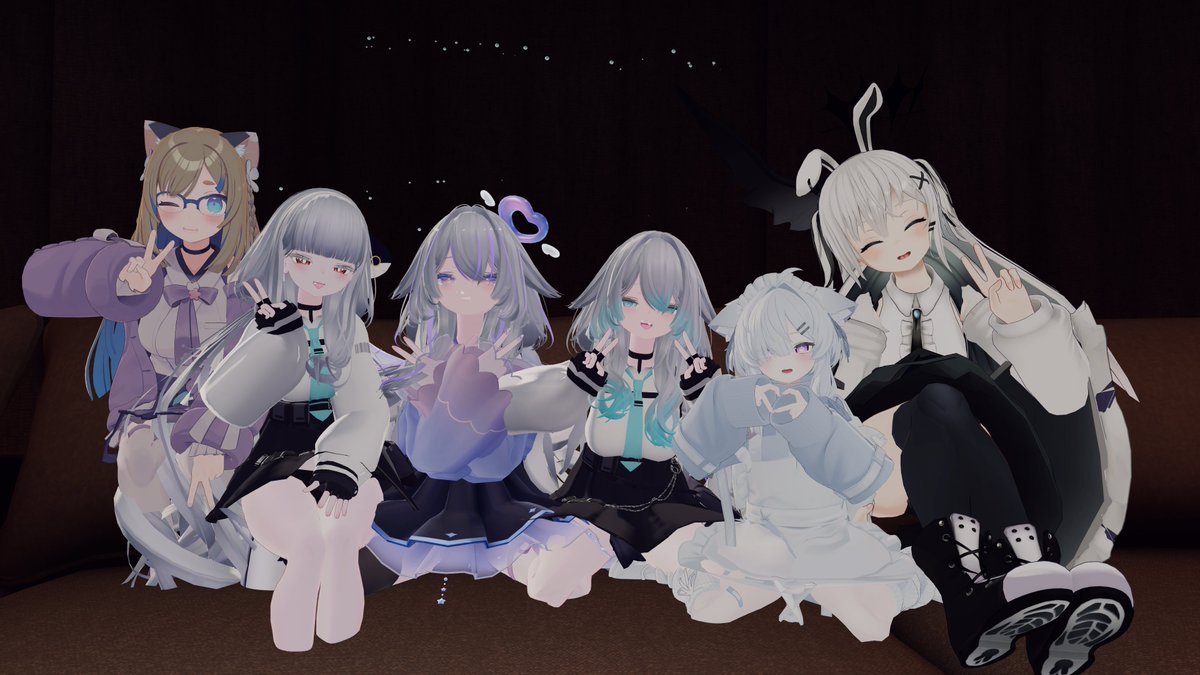 shira_VRC's tweet photo. いつメンみんな1周年ってことで、1年前のアバターと今のアバターでお写真撮りに行った～！
みんなだいぶ変わったね笑 https://t.co/ssCcsRKpZH