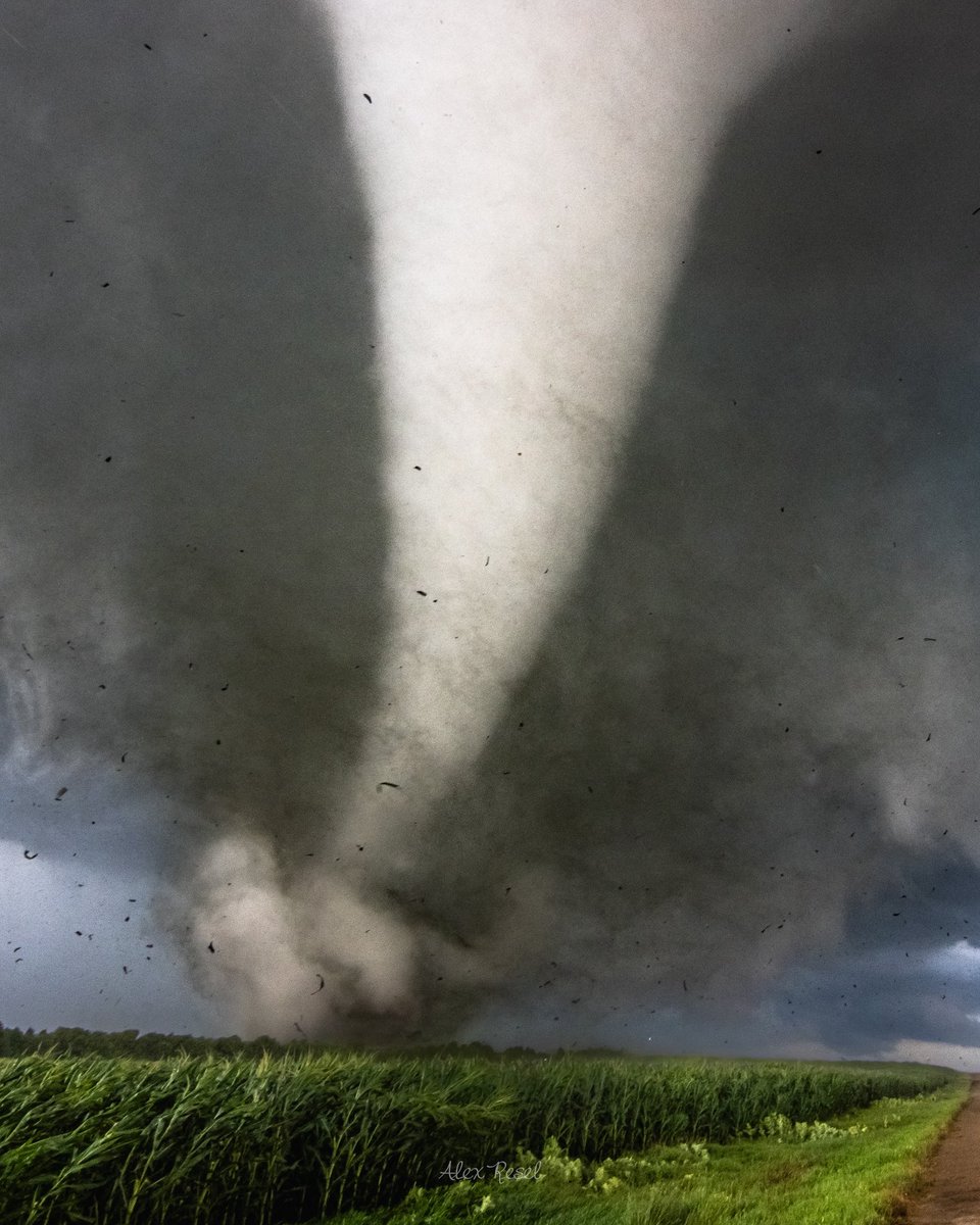 4 weeks later and it still feels like yesterday 🌪️

Watertown, South Dakota - July 27, 2025