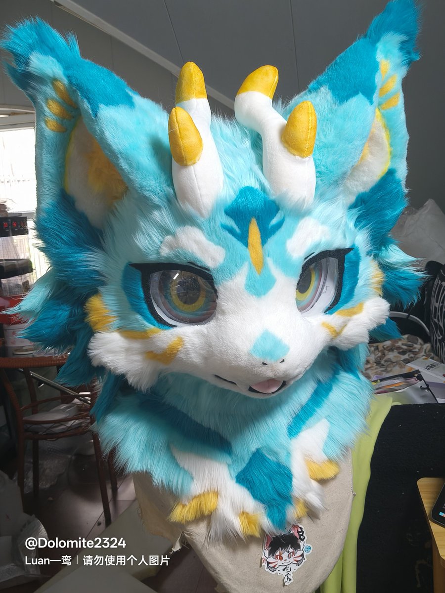 Dolomite2324's tweet photo. ✂️制作绿色的龙！💚💛💙
#fursuit #furryartwork #fursuitmaking #FursuitEveryday #Fursuits #fursuitmaker #fursuitcommission https://t.co/KcMs2FqK2I