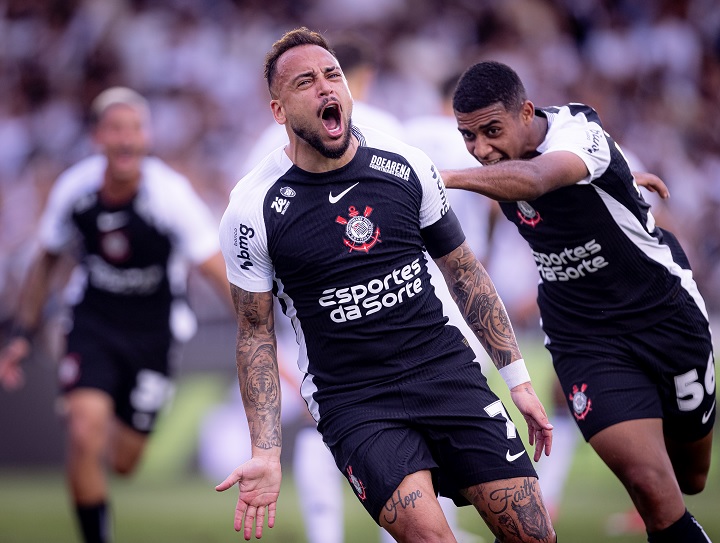 Timão vence fora pela segunda vez neste Brasileirão,  Maycon,  Gui Negão e Gustavo Henrique marcaram para o Corinthians. A partida terminou 3x2. corinthiano.blog.br/Noticias/Corin…

Foto: Agência Corinthians