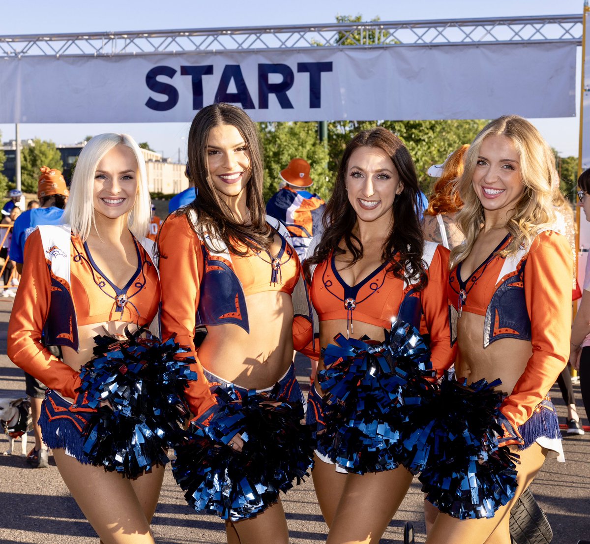 Broncos Cheerleaders (@broncoscheer) on Twitter photo The <a href="/Broncos/">Denver Broncos</a> 7K is just a week away… See you at the starting line, #BroncosCountry! 😊
Register here: raceroster.com/events/2025/10… The <a href="/Broncos/">Denver Broncos</a> 7K is just a week away… See you at the starting line, #BroncosCountry! 😊
Register here: raceroster.com/events/2025/10…