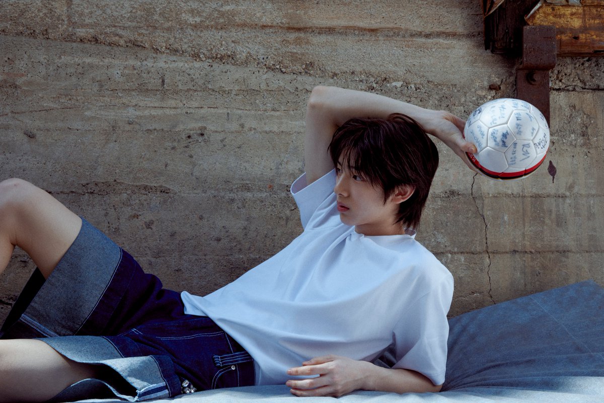 BIGHIT_MUSIC's tweet image. COLOR OUTSIDE THE LINES Concept Photo 'Scene 3' - #JUHOON #주훈
#CORTIS #코르티스
#COLOR_OUTSIDE_THE_LINES #COTL
