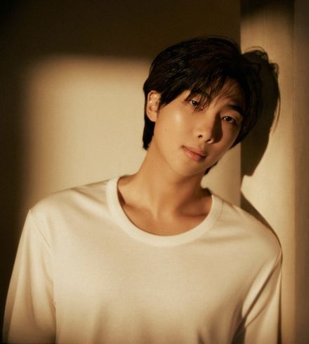 #RM's 'Indigo' has surpassed 900 MILLION streams on Spotify! It's his 1st album to reach this Milestone!💪🕺🥇💿💥9⃣0⃣0⃣Ⓜ️🎧🔥👑💙

900M SHADES OF INDIGO
#RM_Indigo900M