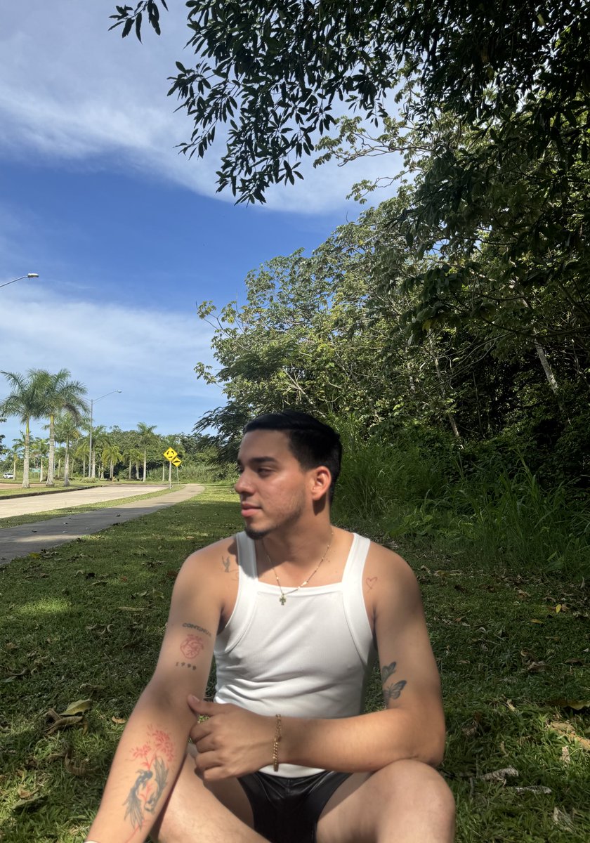 “A veces no envidian lo que tienes, sino lo que eres.” ✍🏻