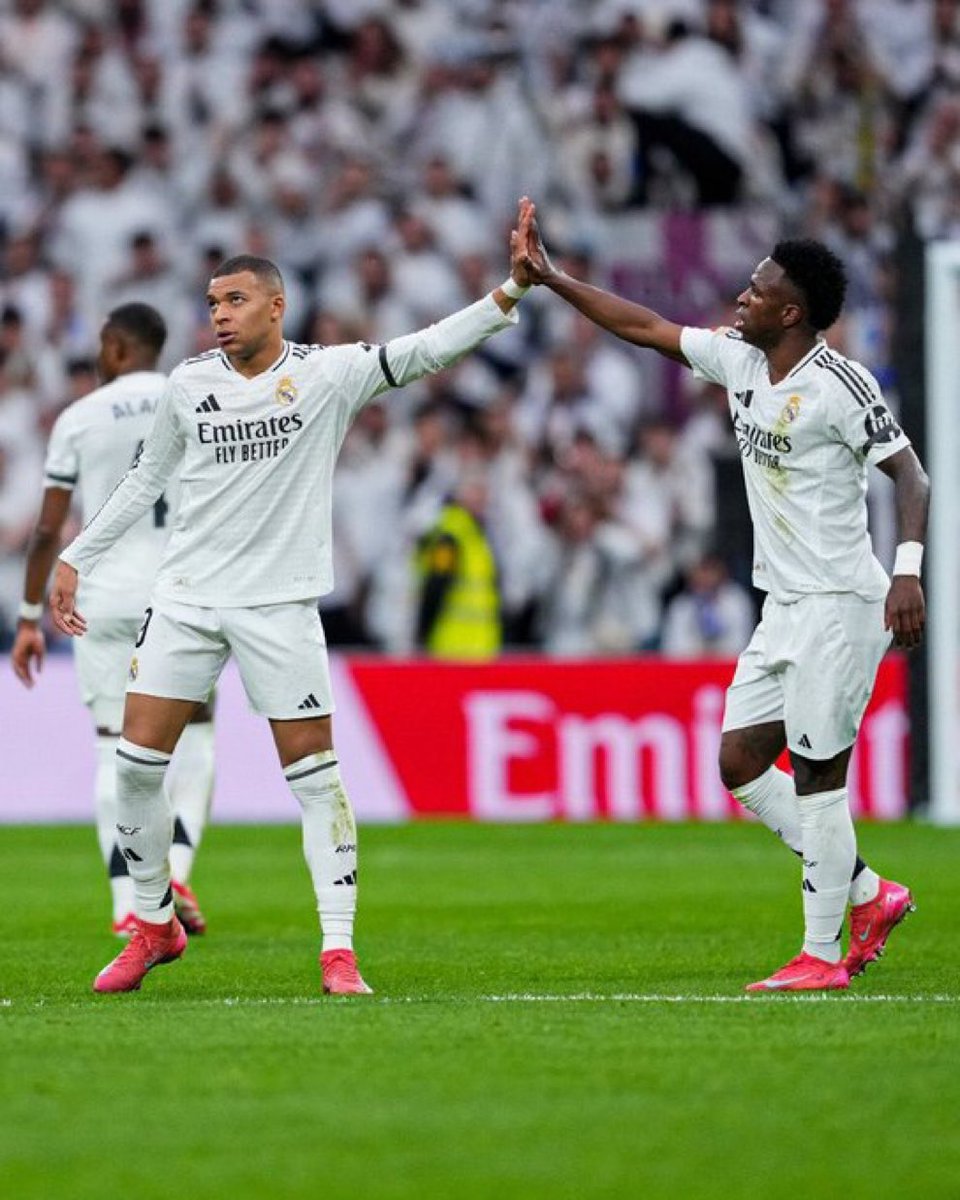 __Debrah's tweet image. I’m expecting 130 G/A from this duo this season. 
5G/A now. 
125 more🔥🔥🔥