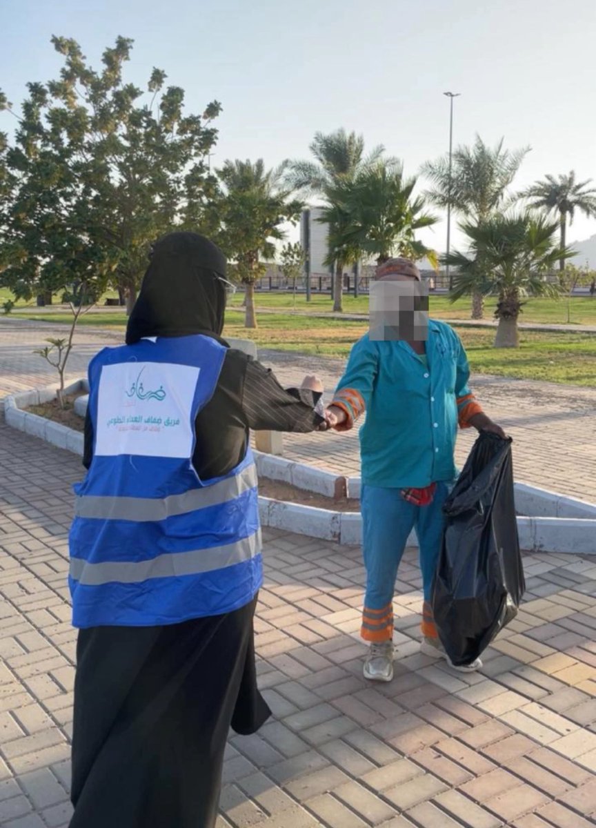 فريق ضِفاف العطاء التطوعي (@difaf2023) on Twitter photo سقيا الماء لا تُنهي عطش العابرين فقط، بل تطفئ حرّ الذنوب عنك يوم القيامة.🌿
بمناسبة اليوم العالمي للعمل الإنساني
قام فريق ضفاف العطاء بحائل بمبادرة سقيا ماء، فكتب الله أجرهم وجعلها في ميزان حسناتهم 🤲
<a href="/Vuqassim/">وحدة التطوع - إمارة القصيم</a>
<a href="/qsdc2030/">جمعية تنمية قرطبة</a> سقيا الماء لا تُنهي عطش العابرين فقط، بل تطفئ حرّ الذنوب عنك يوم القيامة.🌿
بمناسبة اليوم العالمي للعمل الإنساني
قام فريق ضفاف العطاء بحائل بمبادرة سقيا ماء، فكتب الله أجرهم وجعلها في ميزان حسناتهم 🤲
<a href="/Vuqassim/">وحدة التطوع - إمارة القصيم</a>
<a href="/qsdc2030/">جمعية تنمية قرطبة</a>