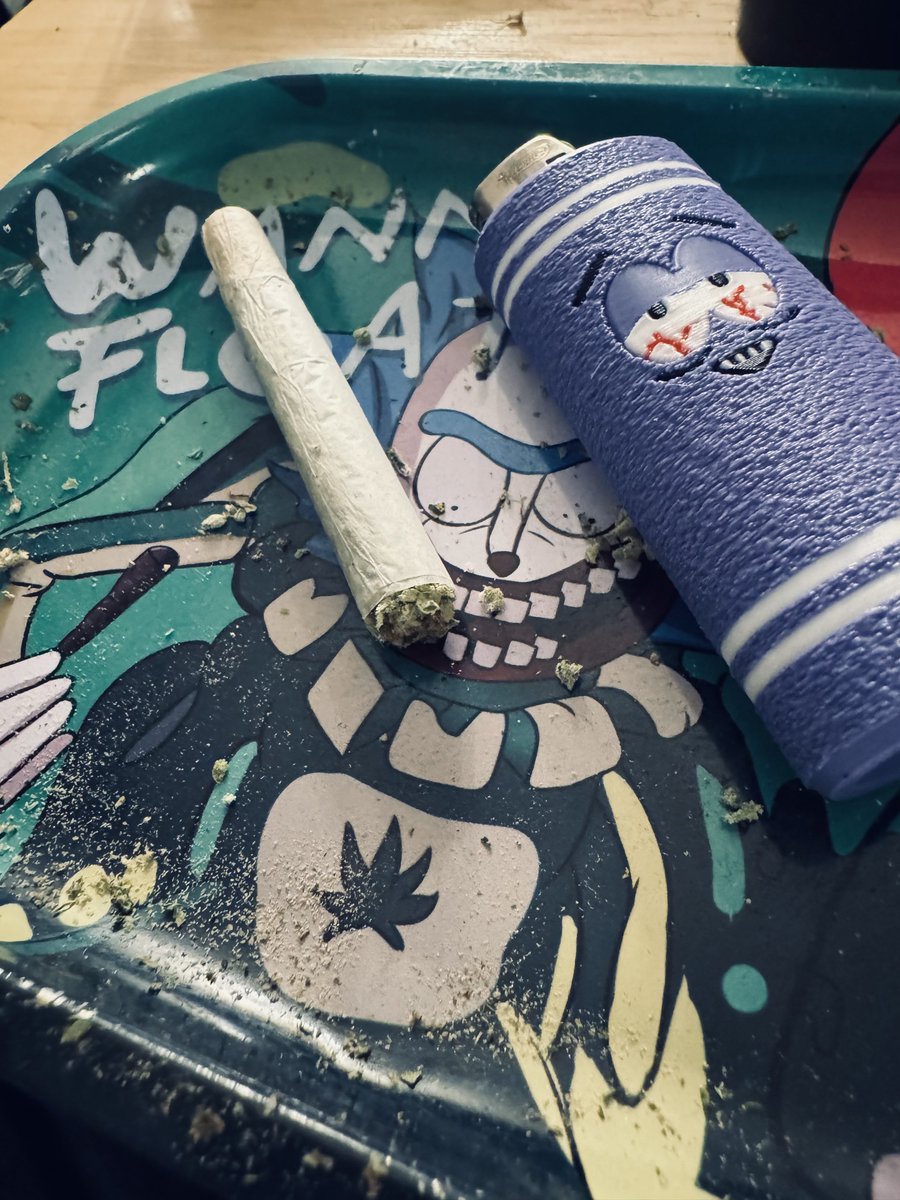 Alfred Tran  (@alfredtran) on Twitter photo i love weed 😶🌫️💚 i love weed 😶🌫️💚