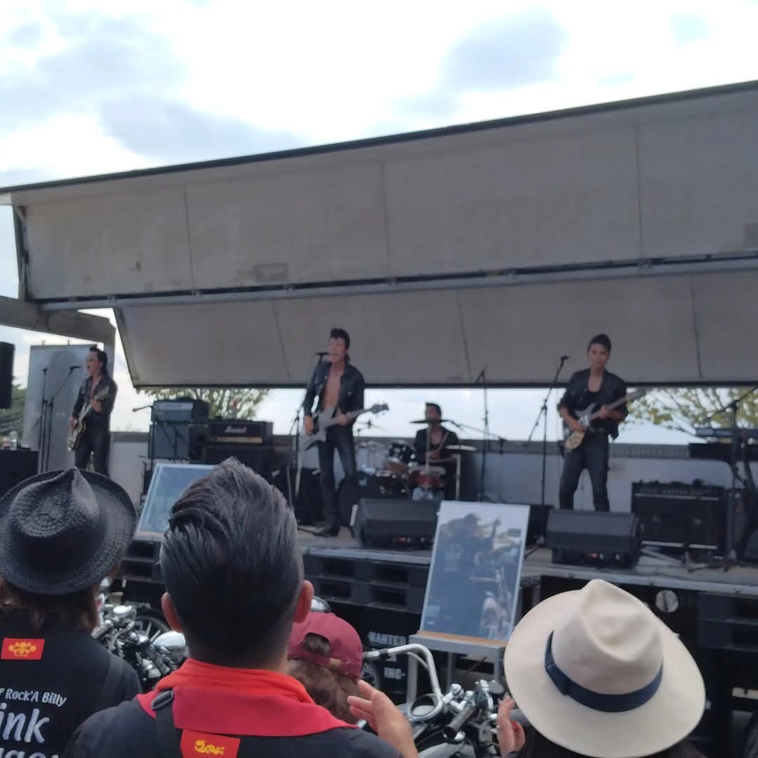 the_echigo's tweet image. ジョニーさんに「今日はバイクですか？」とよく聞かれるのでいつかはバイクでと思ってましたがやっとバイクで行けました。
初老のバイクと運転手には岩手はきつかったですが新曲聴けて高速でちょっと並走もできて嬉しかった！
東北“WANTED BIKER TOURING”
#JOHNNYPANDORA